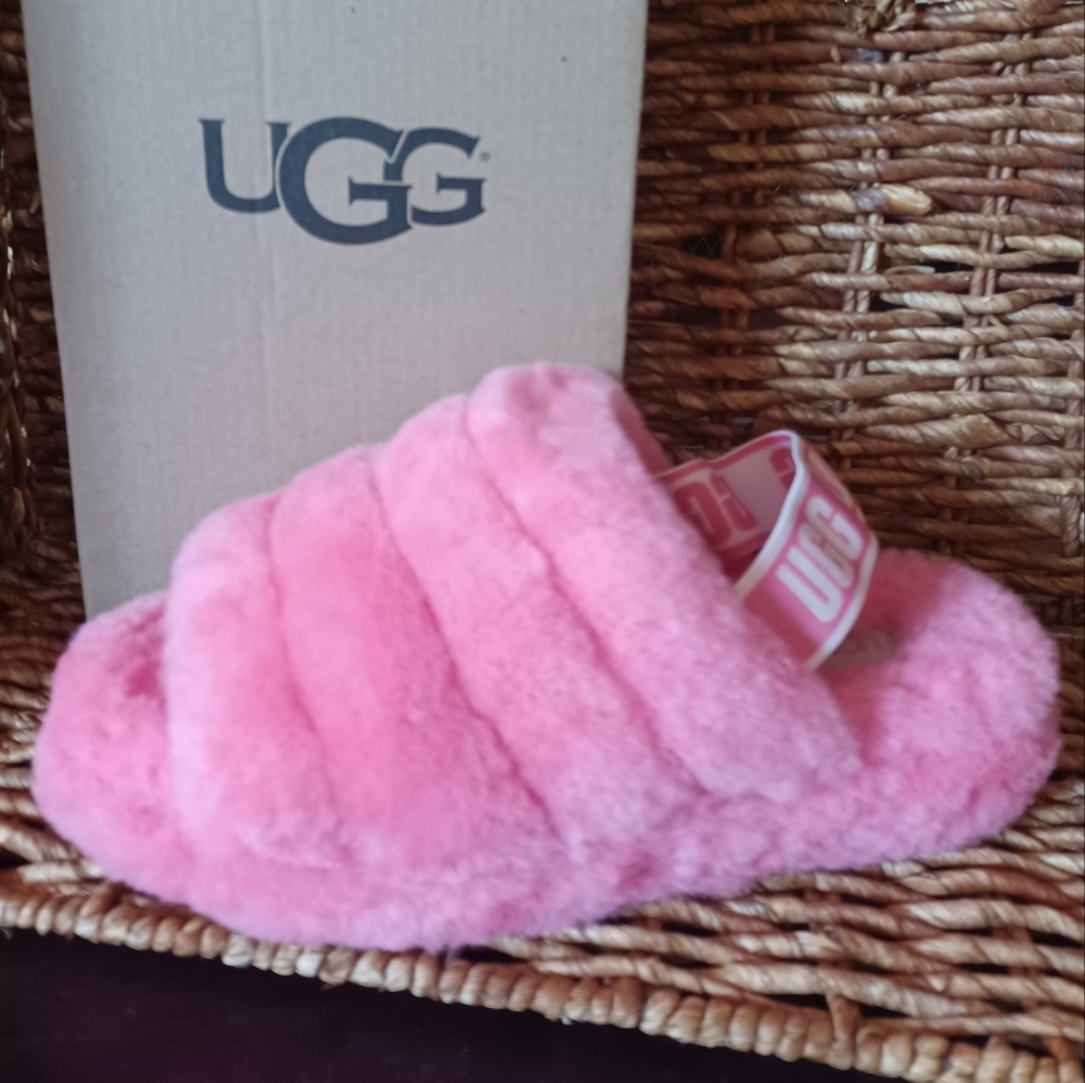 NIB - UGG FLUFF YEAH, SIZE 8, PINK